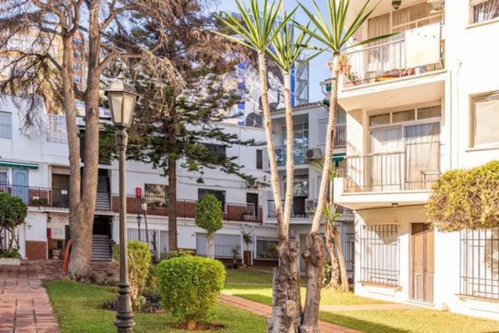 Playa Carihuela By Hdc Apartments Torremolinos Exterior photo