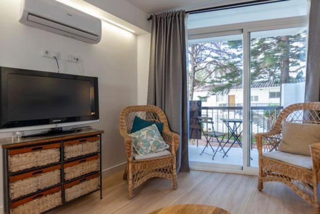 Playa Carihuela By Hdc Apartments Torremolinos Exterior photo